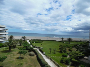 Studio cabine vue mer avec parking, accès direct plage, proche commerces et thalasso - FR-1-750-21